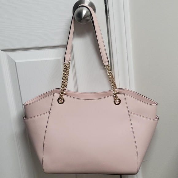 Michael Kors Jet Set Saffiano Leather Chain Shoulder Bag. - Picture 2 of 13